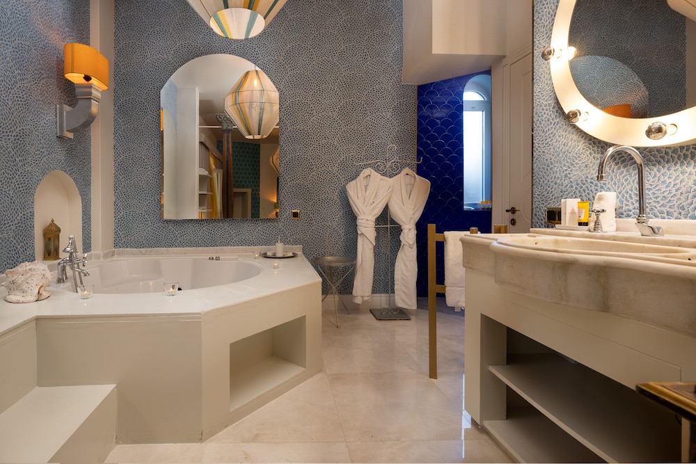 La Capria Suite Hotel 52/53