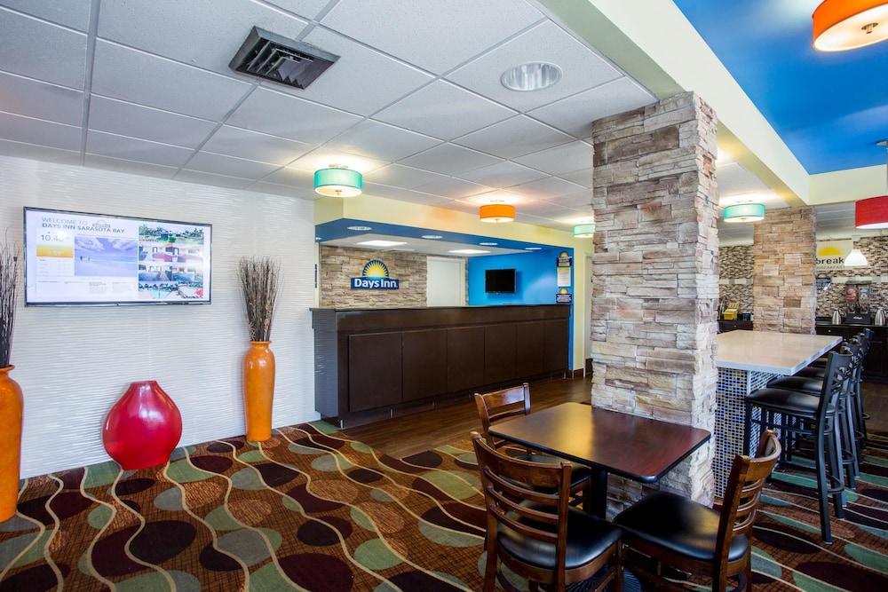 Days Inn by Wyndham Sarasota Bay 12/34