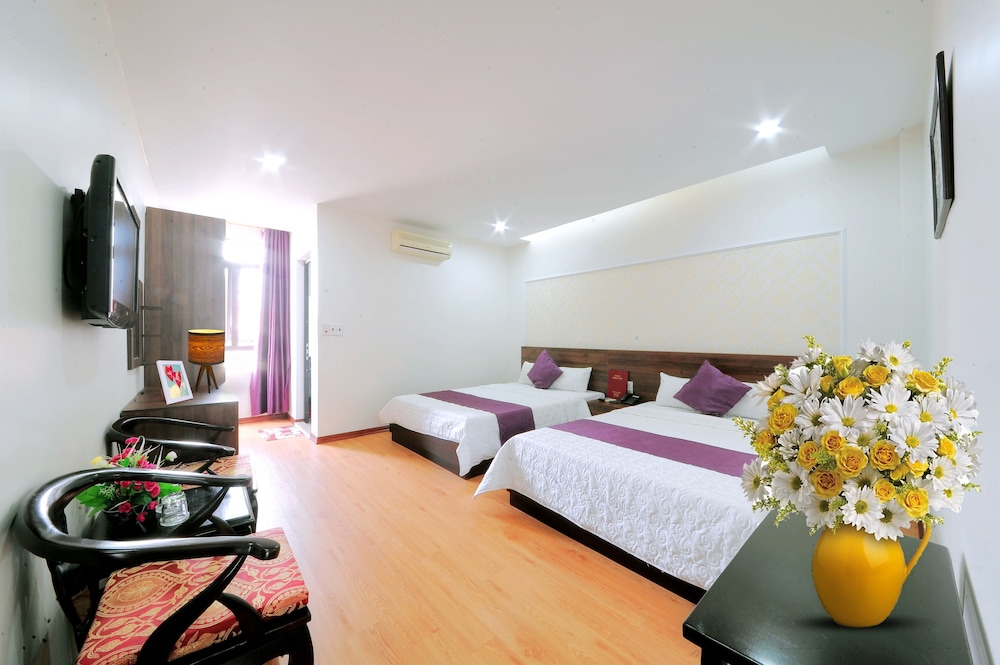 Van Giang Hotel 24/47