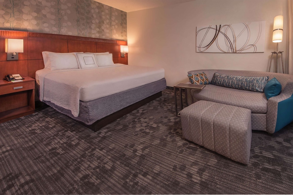 Sonesta Select Arlington Rosslyn 8/40