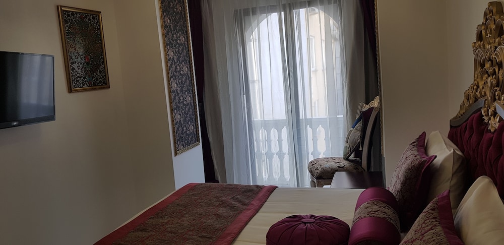 STANDARD, DOUBLE OR TWIN BED
