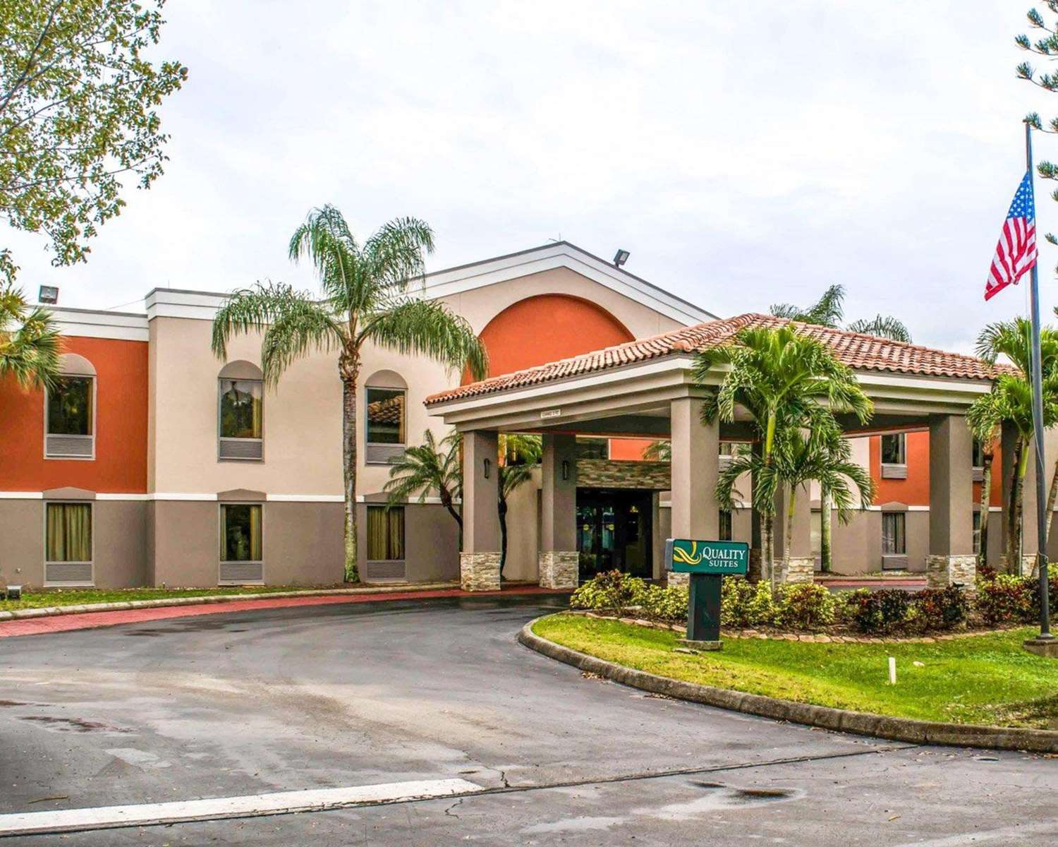Quality Suites Fort Myers I-75 16/18