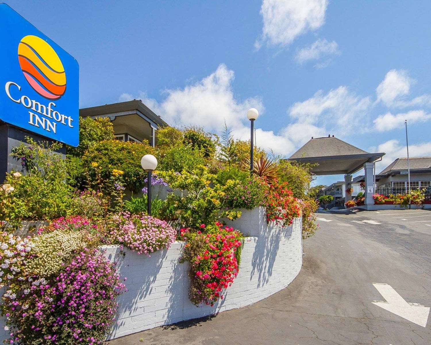 Blu Pacific Hotel 37/38