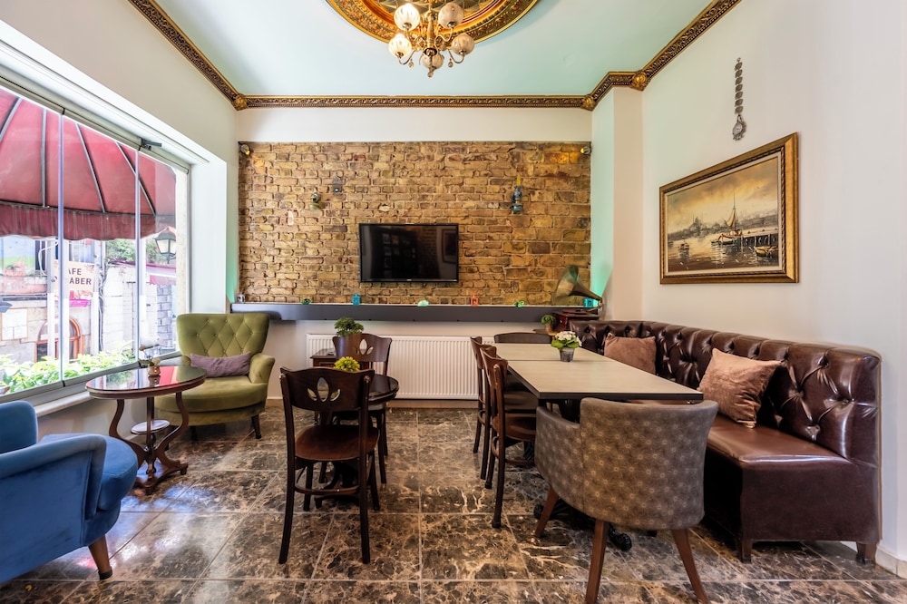 Taksim Trust Hotel (ex Ilya Pera Hotel) 42/63