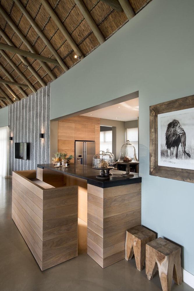 Mhondoro Game Lodge 5/50