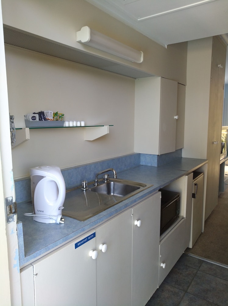 1 Bedroom, Family, Queen and Twin Beds, Resort View, Kitchenette