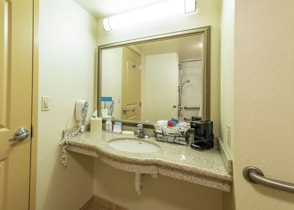 Hampton Inn Presque Isle Maine 41/50