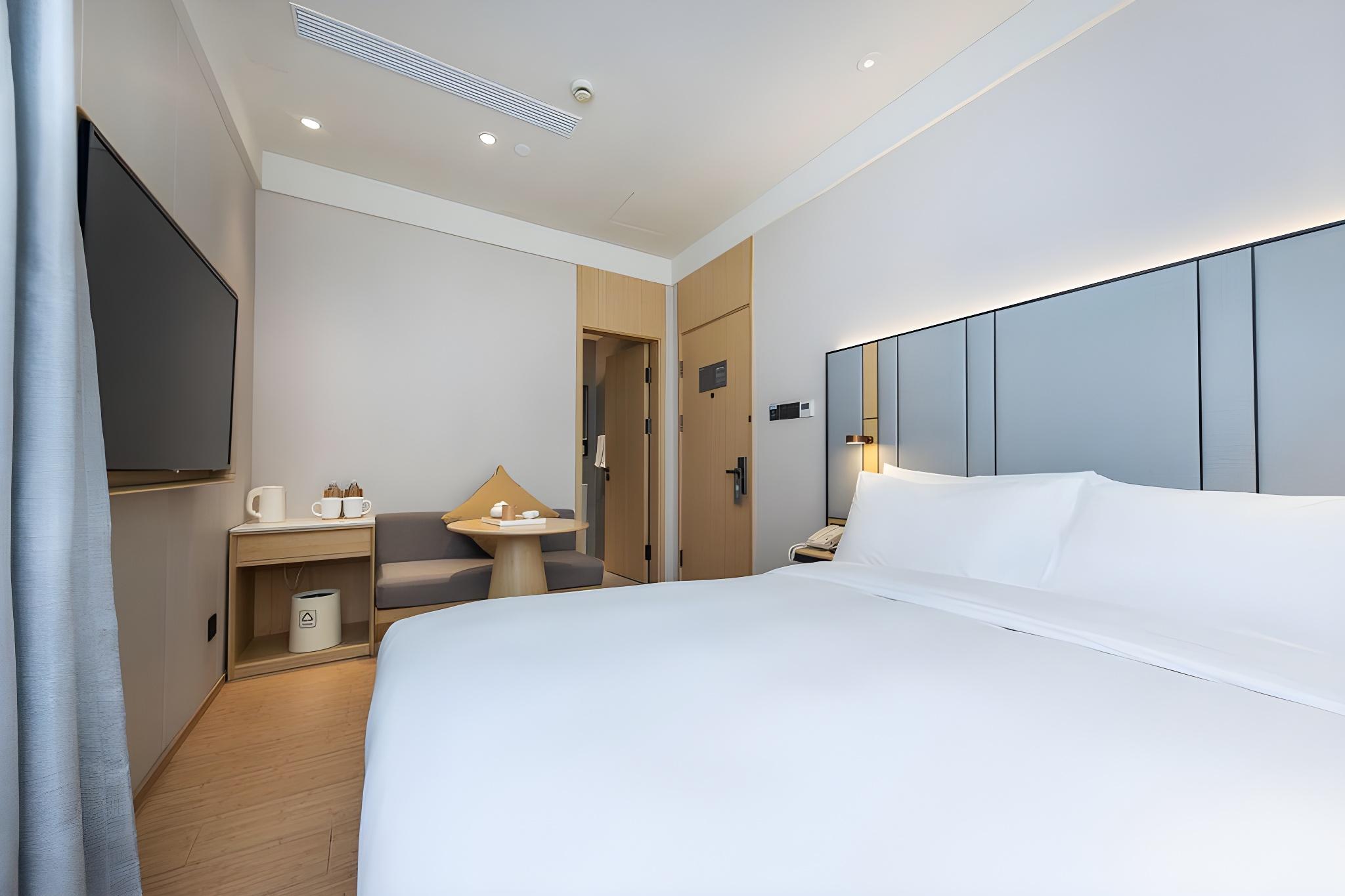 Smart, Superior, Queen Bed