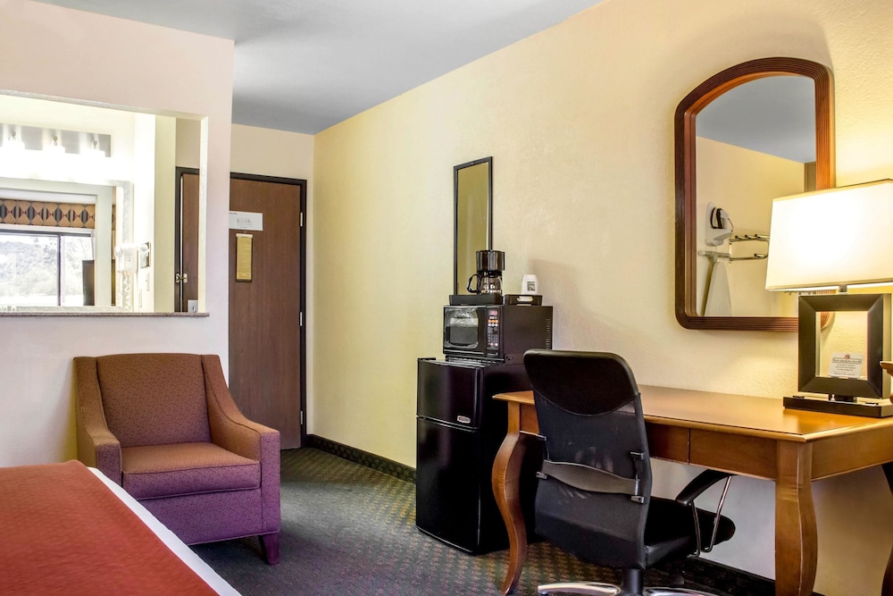 Quality Inn Wickenburg, AZ 25/38