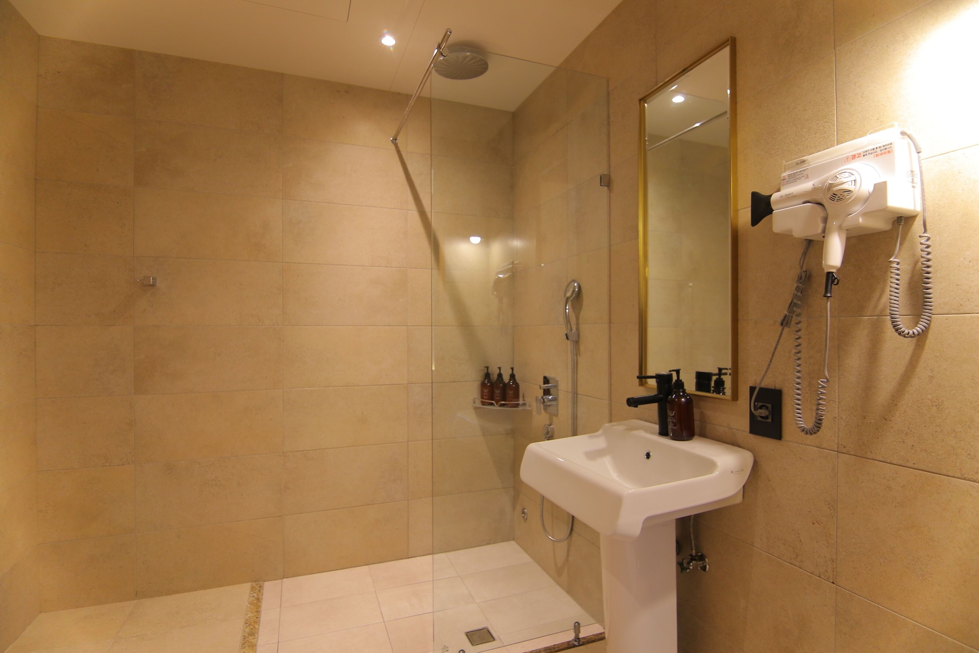 Connecting, Family, Twin Beds, 2 Double Beds, 3 Futon Beds, Terrace, Hotel Gite 4/5