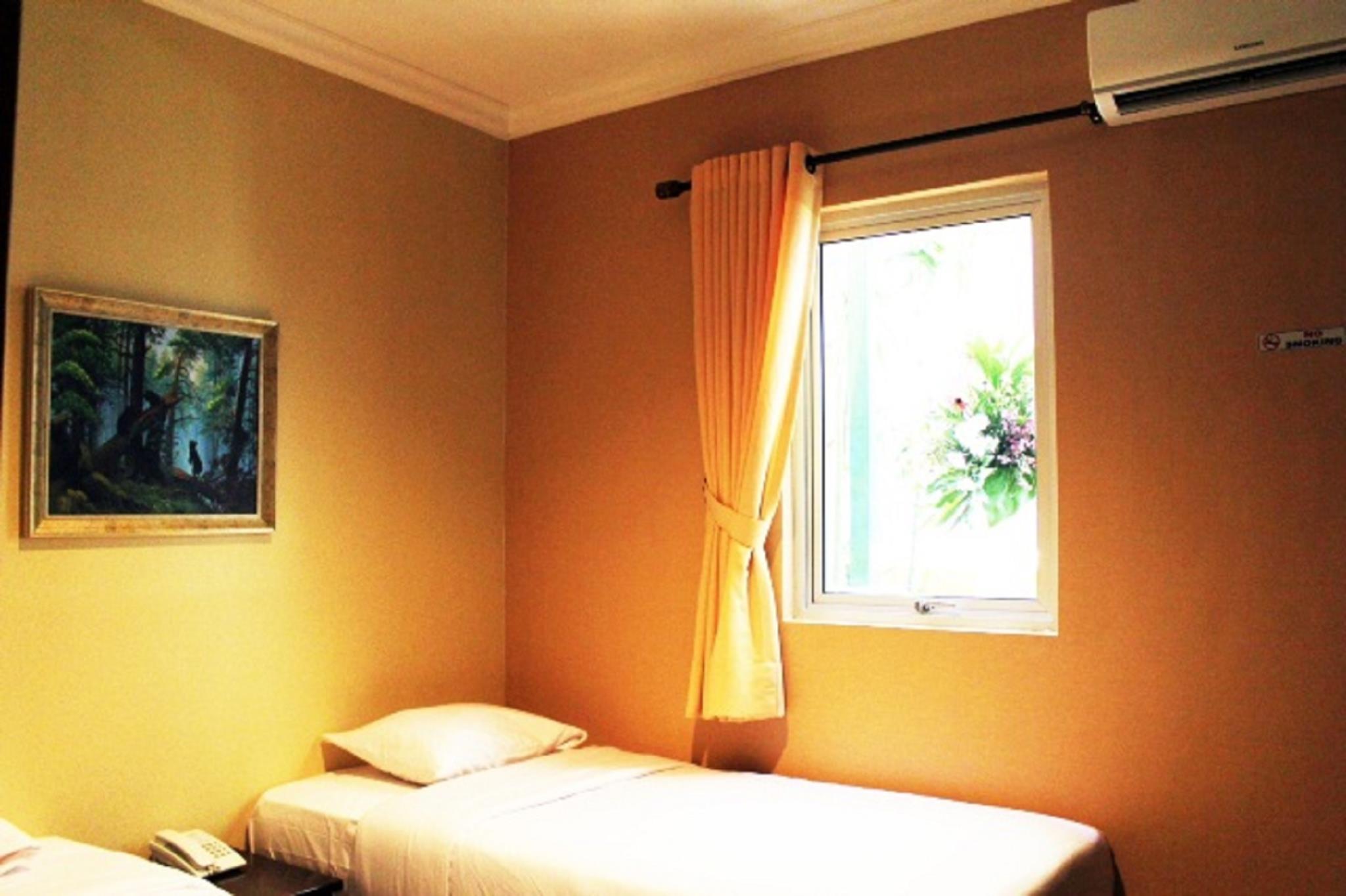 Type A, Deluxe, Twin Beds