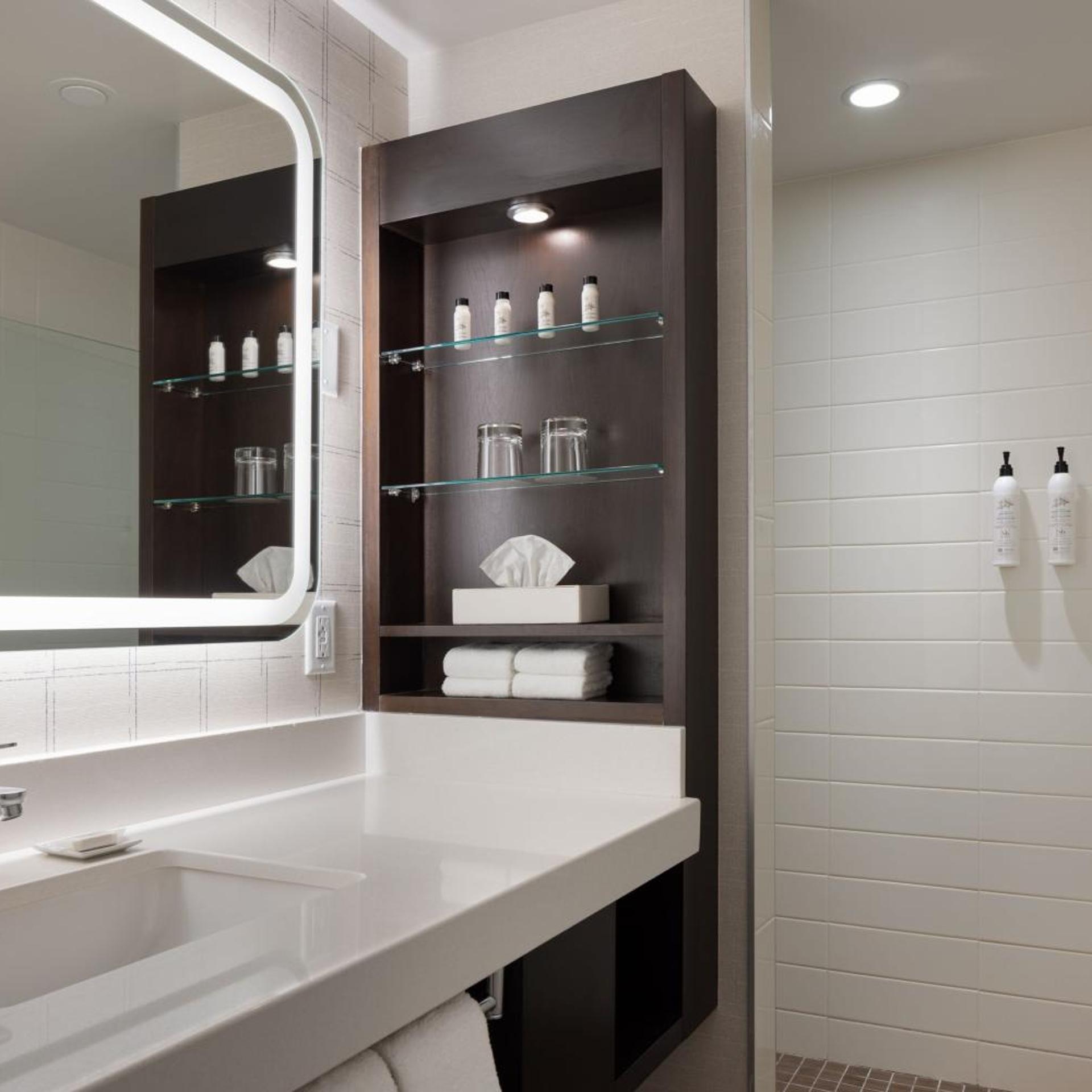 1 Bedroom, Bi Level, Loft, Suite, King Bed