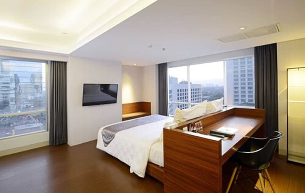 Crown Prince Hotel Surabaya 54/71