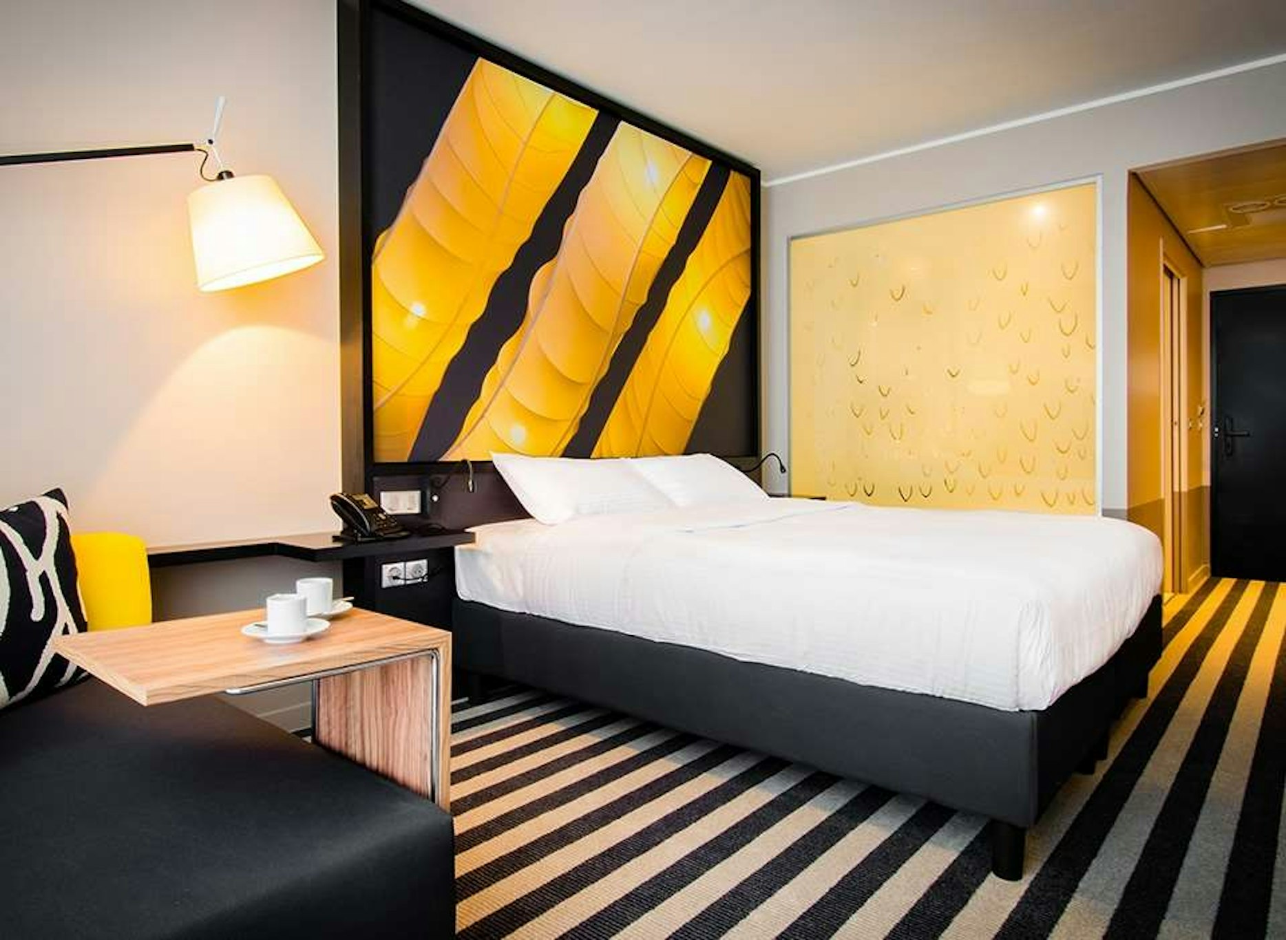 Simon Hotel 4/18