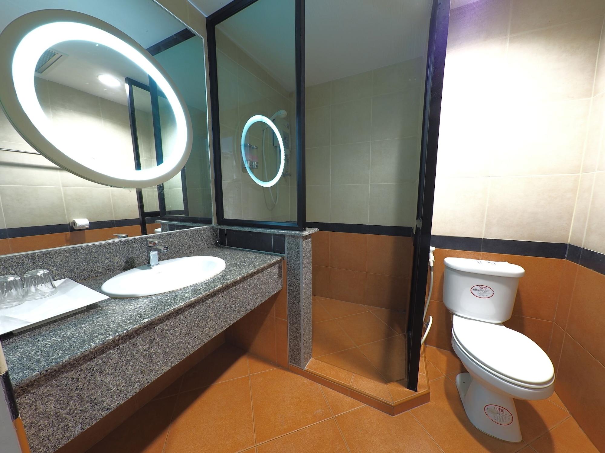 Nipa Garden Hotel 51/53