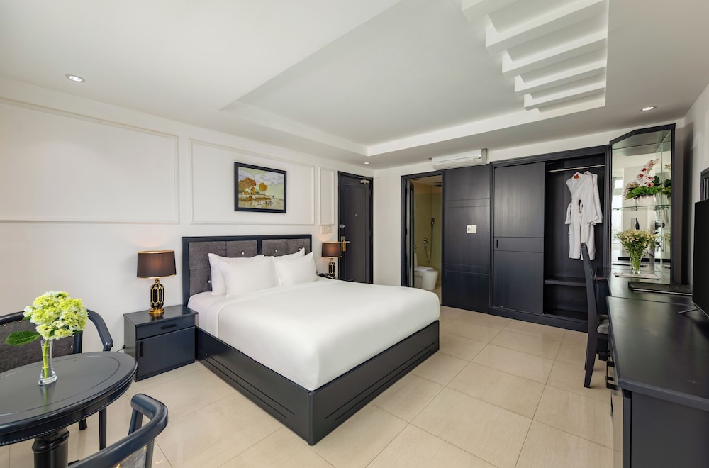 EXECUTIVE, DOUBLE BED, RIVER VIEW