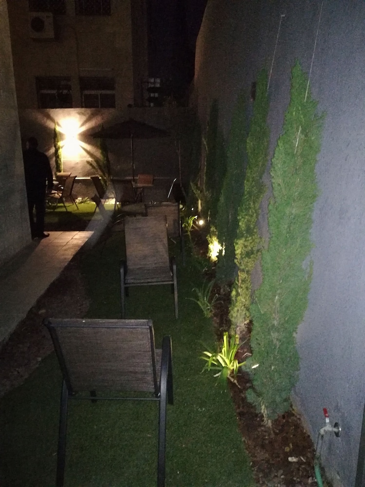 Shams al weibdeh hotel apartment 20/46