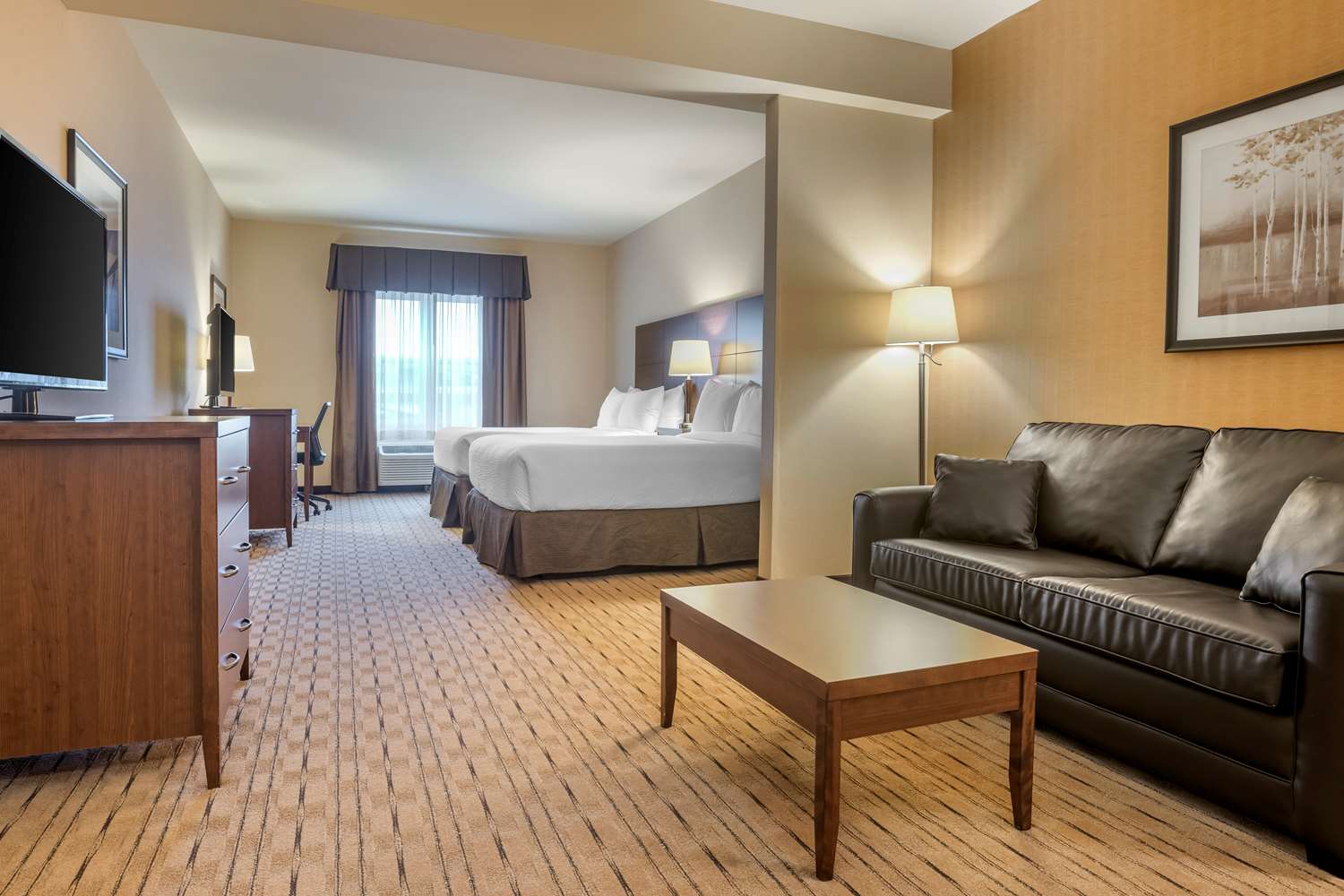 جناح كبير بسرير كينج مع أريكة، Best Western Plus Bathurst Hotel Suites 3/4