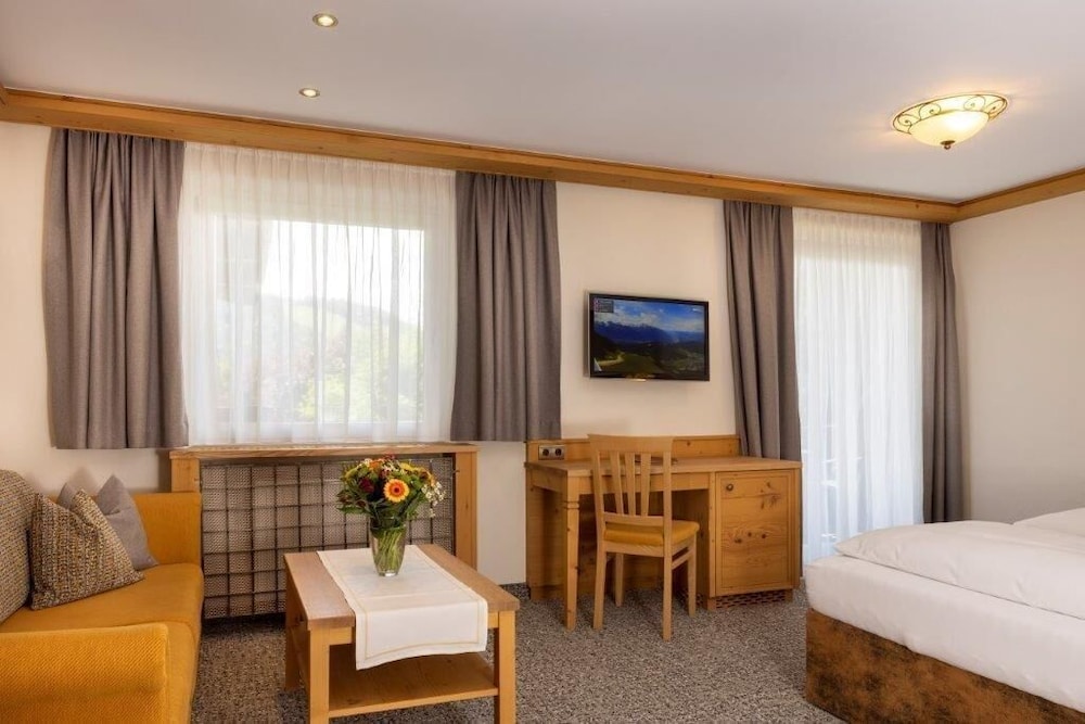 Parkhotel 51/75