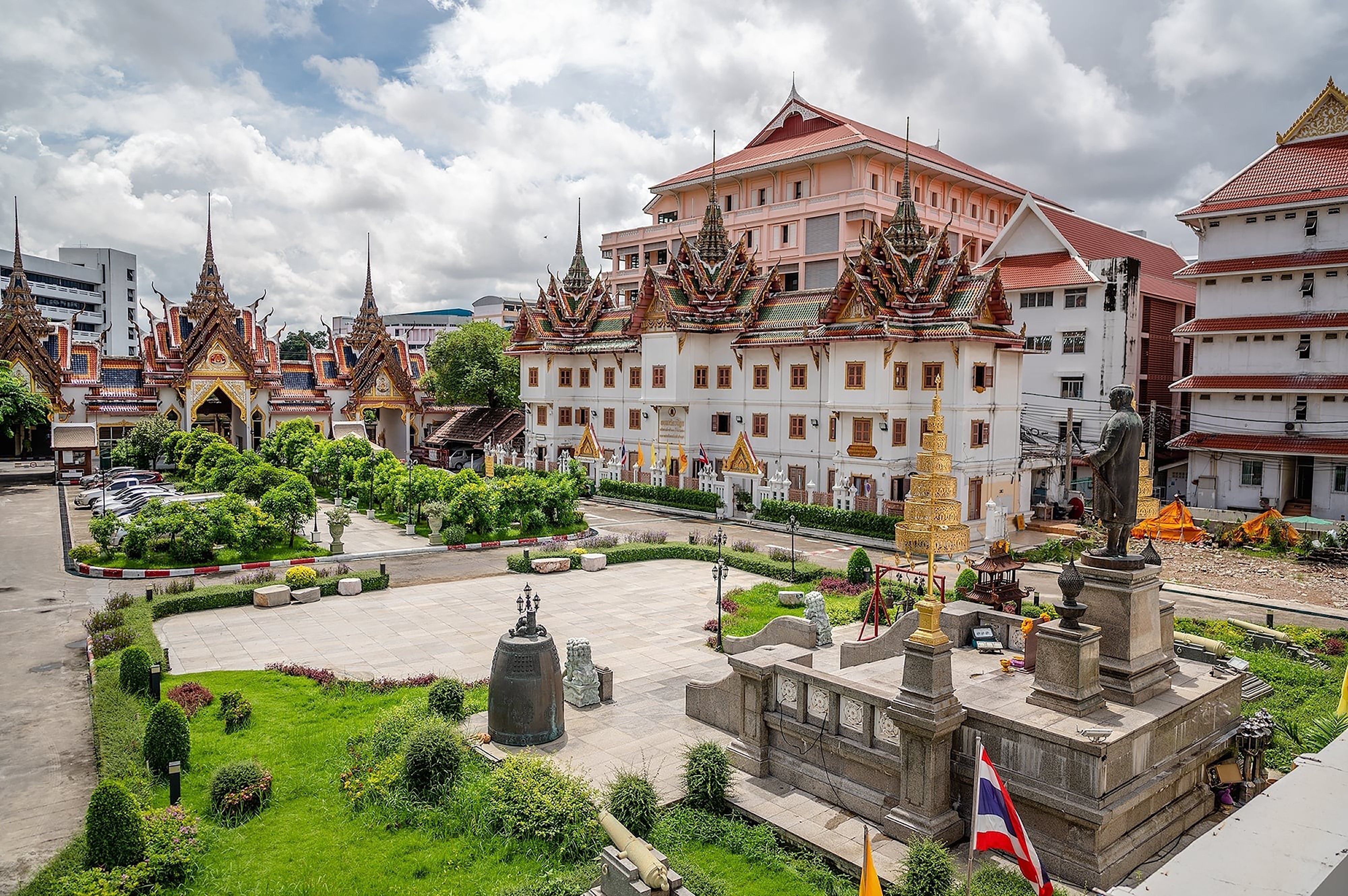Oakwood Hotel and Residence Bangkok 53/57