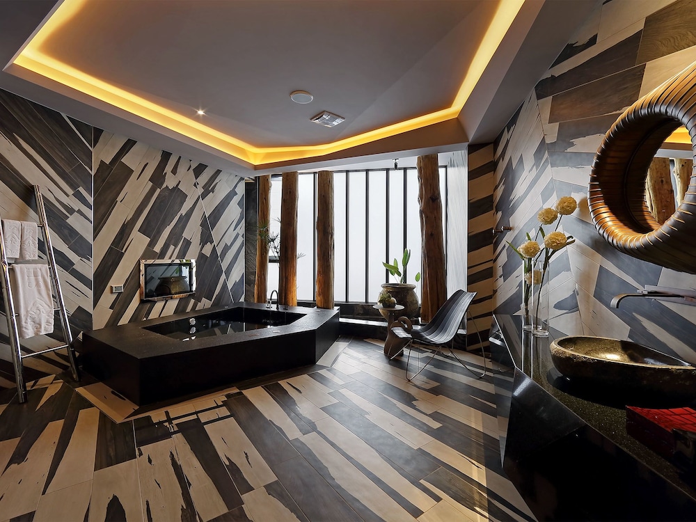 Shuei Wu Villa 37/50