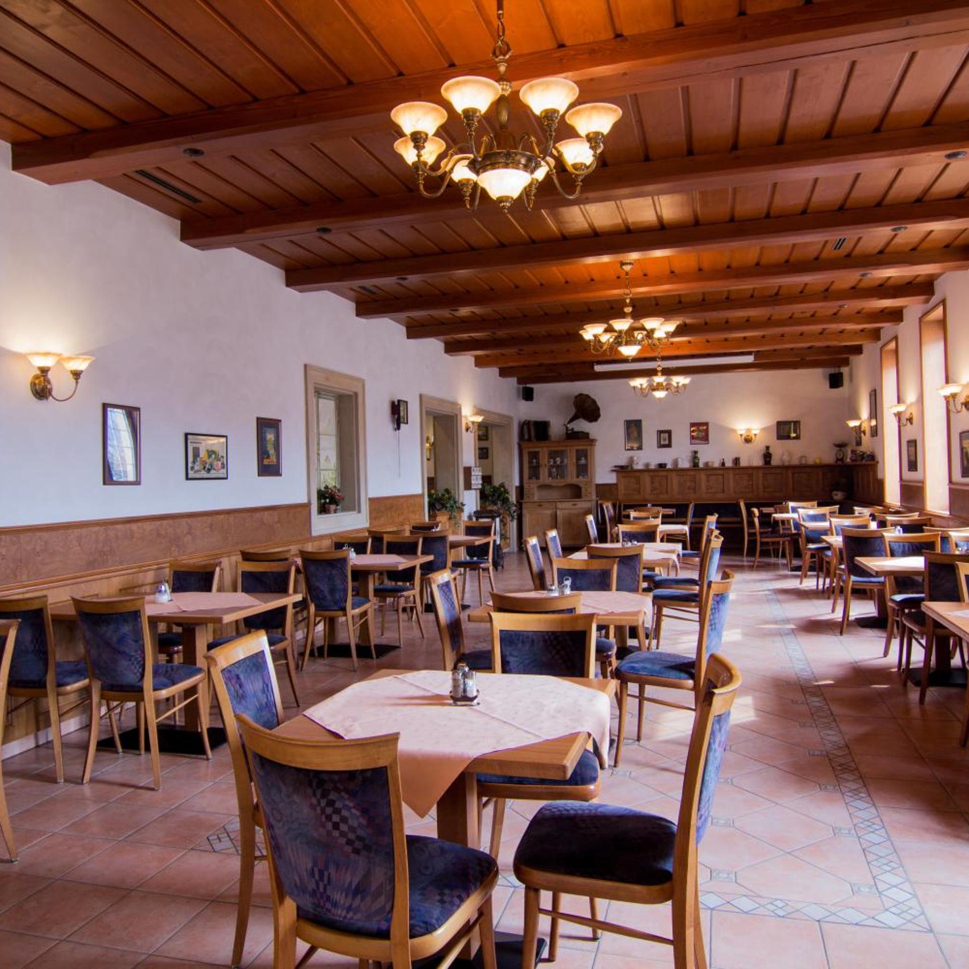 Hotel Avion 32/51