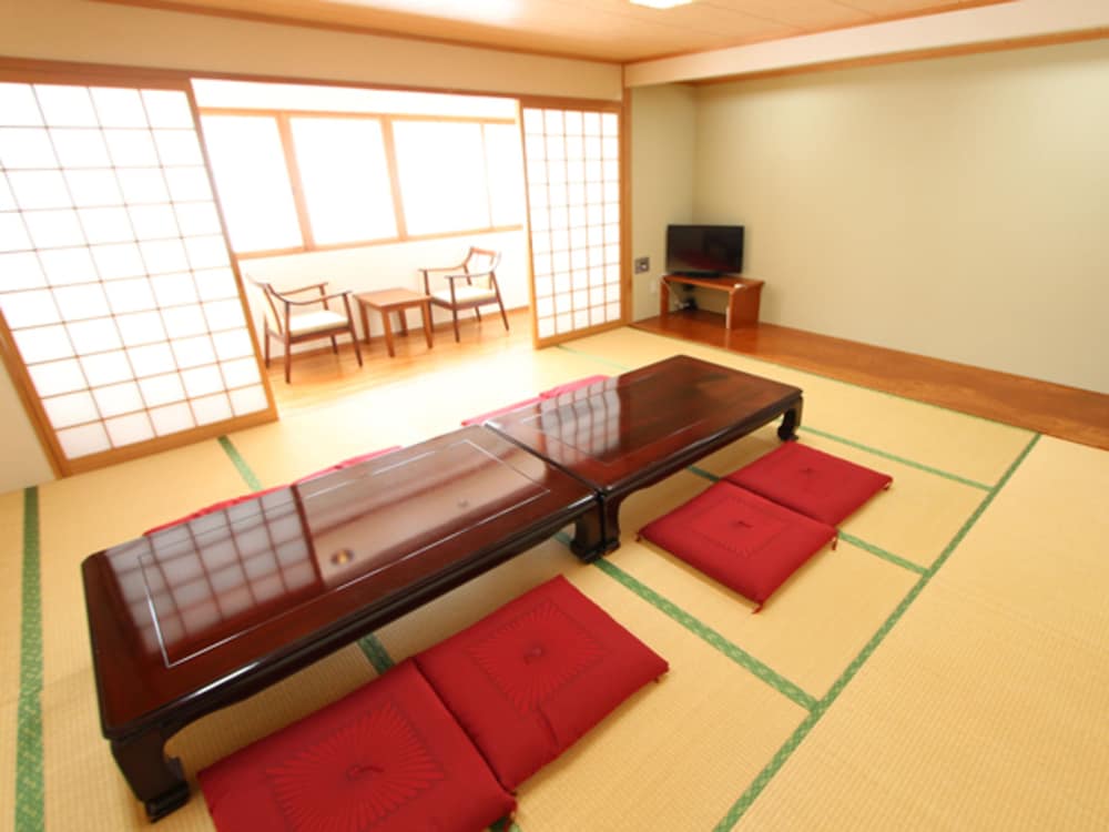 Hotel Livemax BUDGET Chitose 18/44