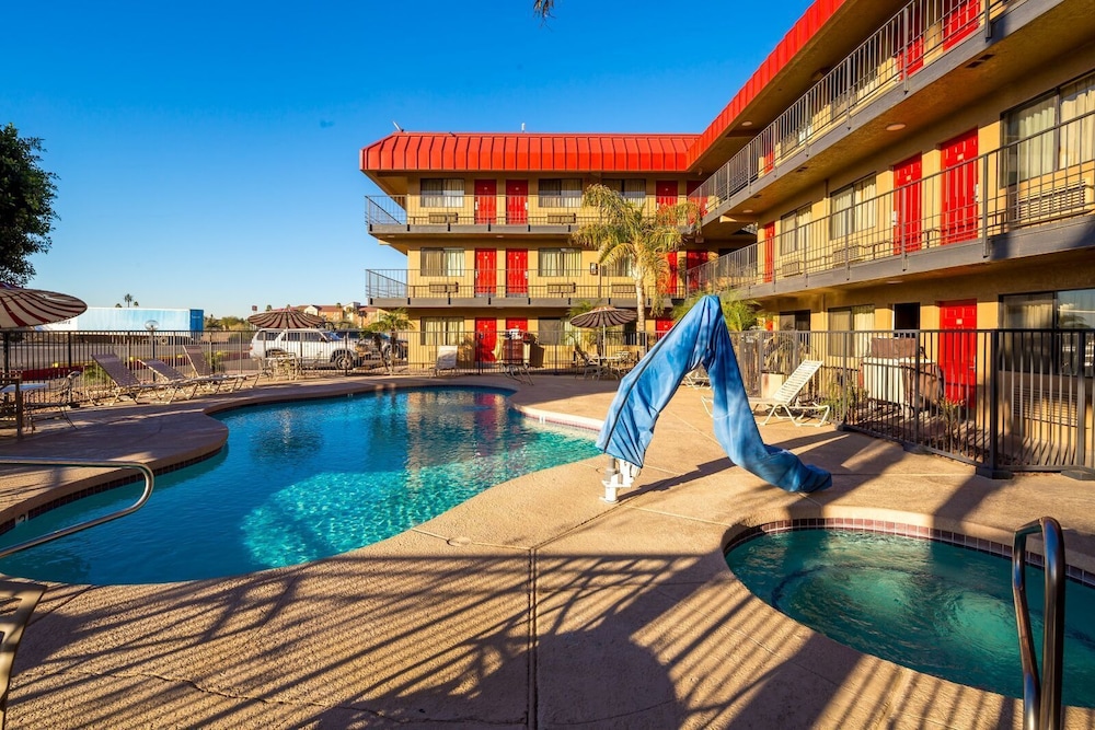 Travelers Inn 38/48