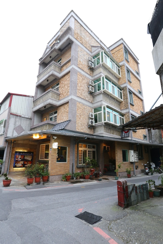 Mozhu B&B 2/42