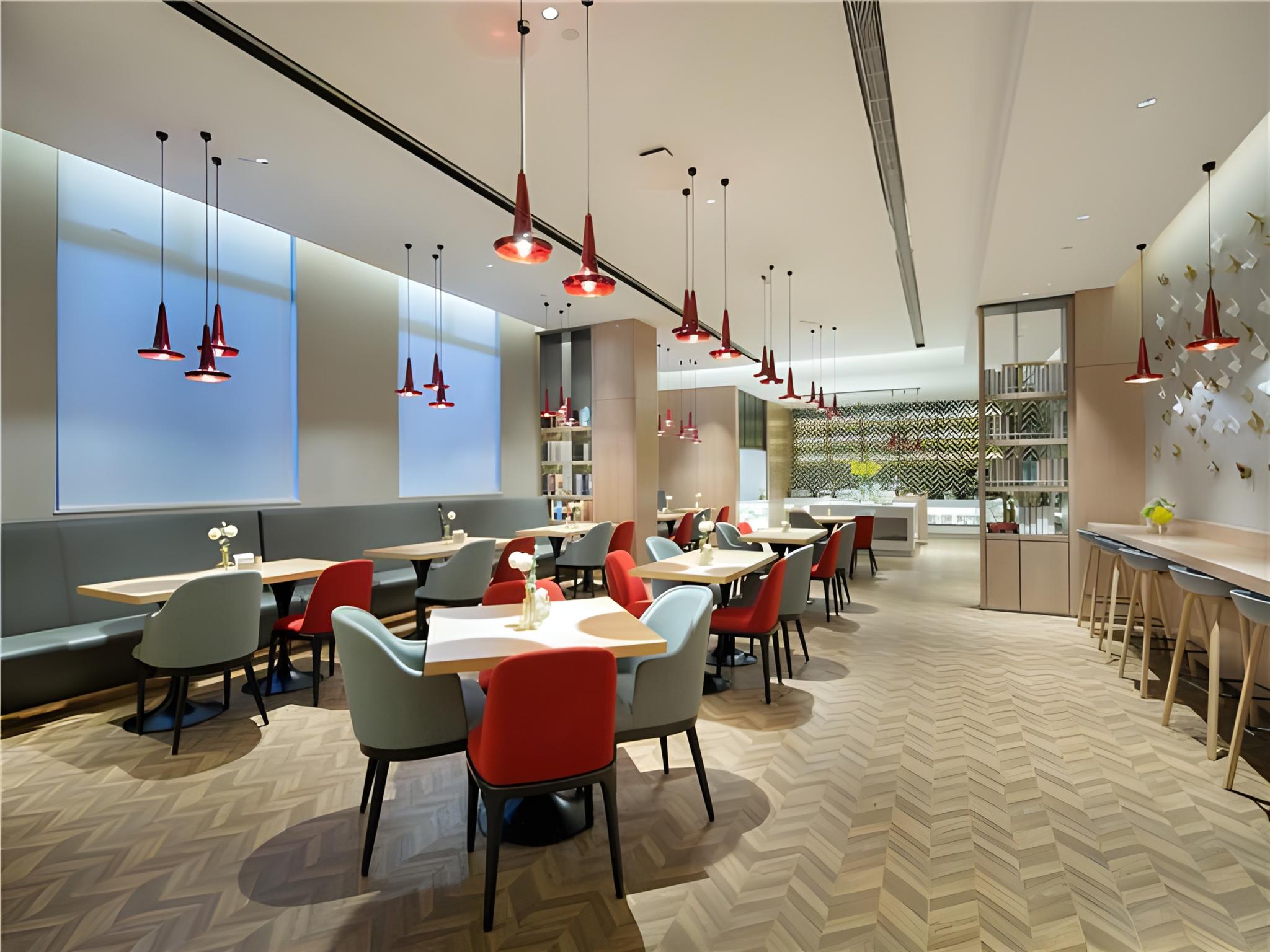 Borrman hotel (Shanghai Hongqiao Railway Station National Exhibition Center Shop) 32/35
