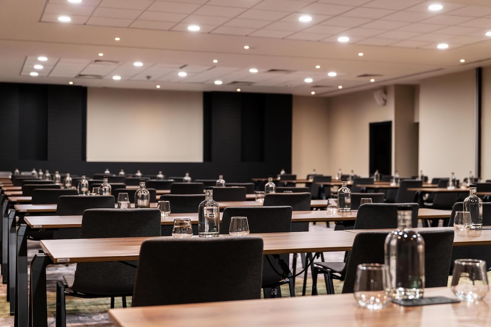 Radisson Hotel Manchester City Centre, A Verified Net Zero Hotel 81/91