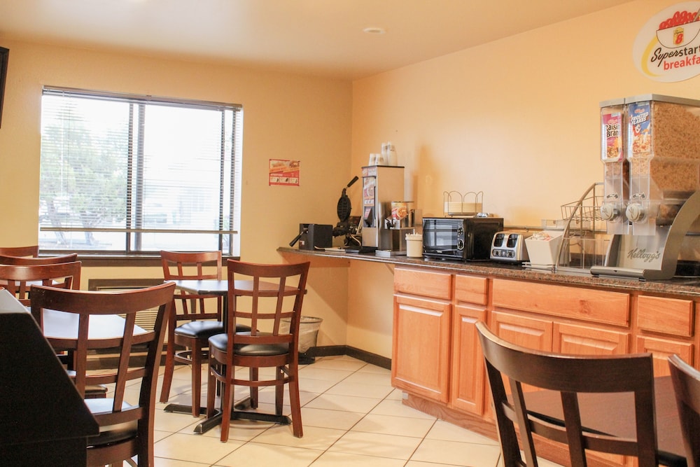 Super 8 by Wyndham Carson City/Lake Tahoe 22/28