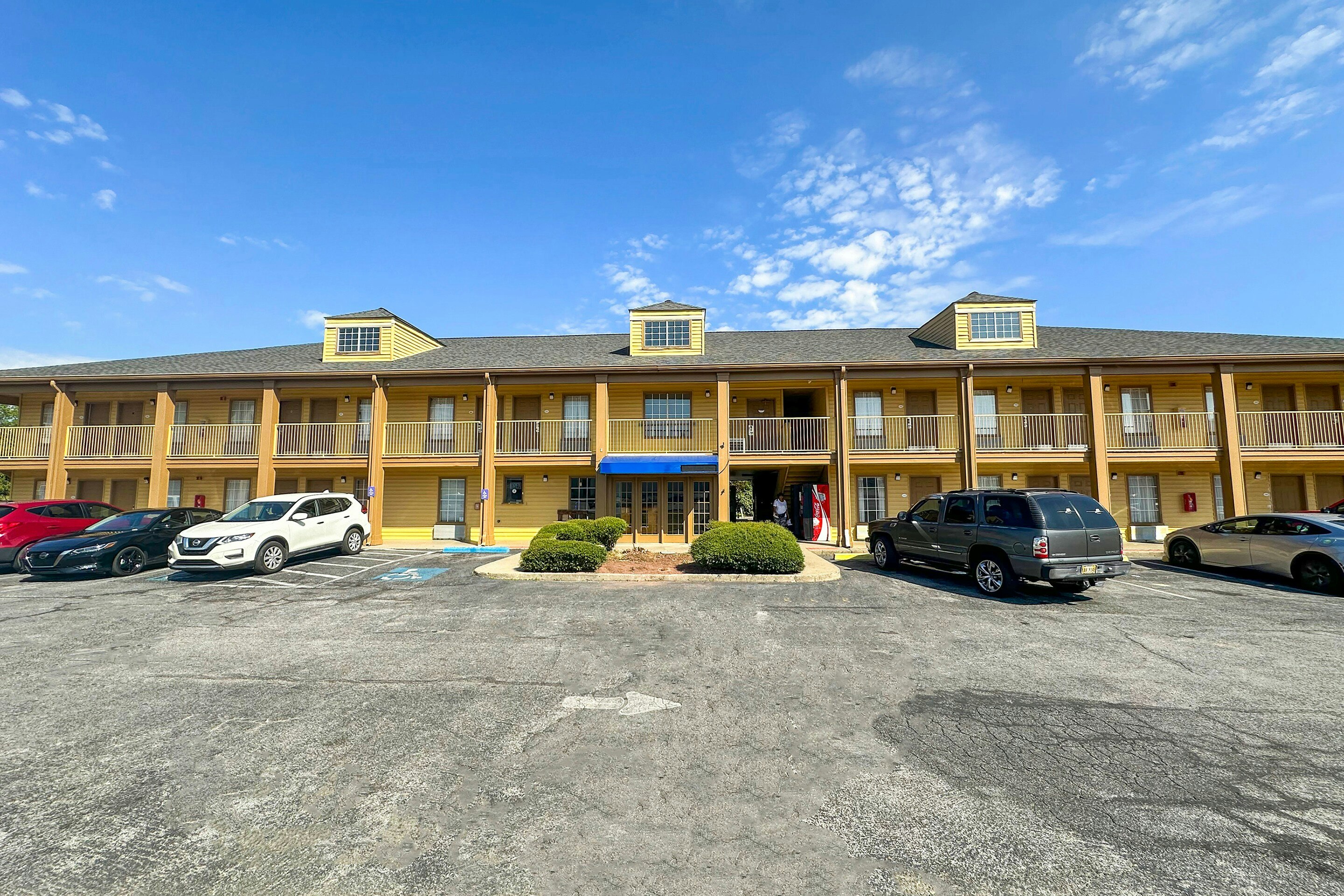 Bonita Lakes Inn by Capital O Meridian I20 59/68