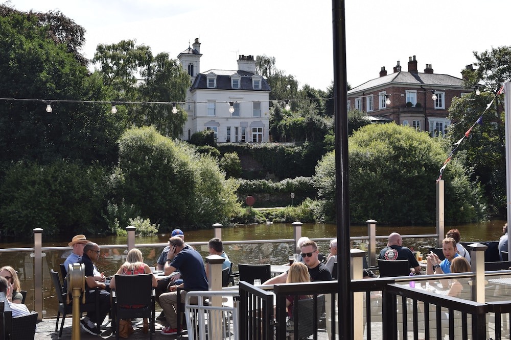The Boathouse & Riverside Rooms 5/32