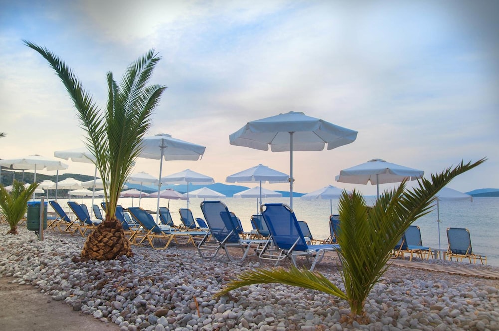 The Grove Seaside Hotel 63/66