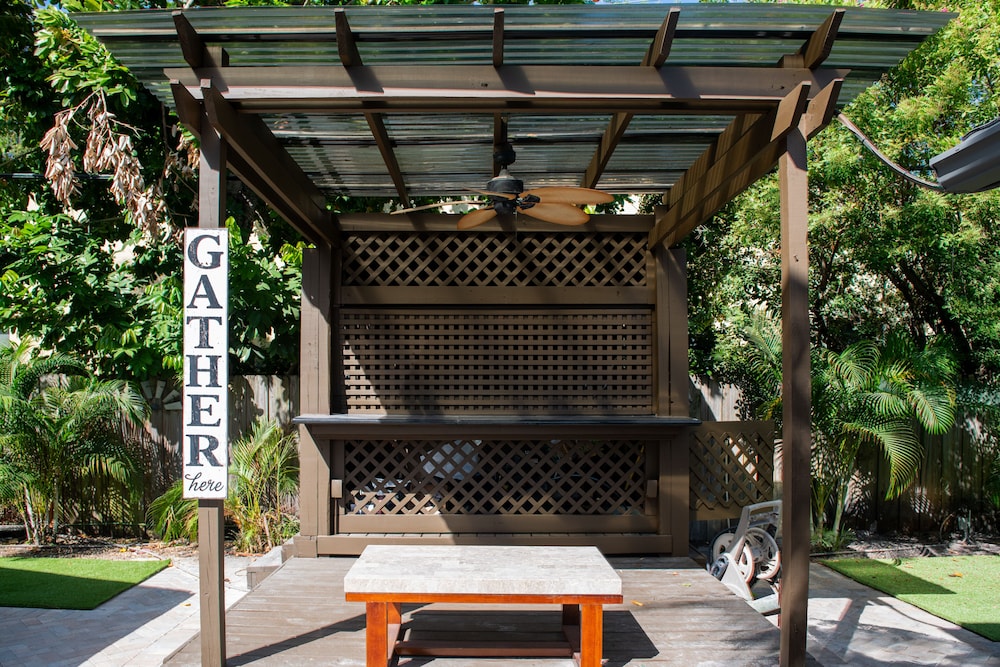 The Lauderdale Boutique Hotel 5/50