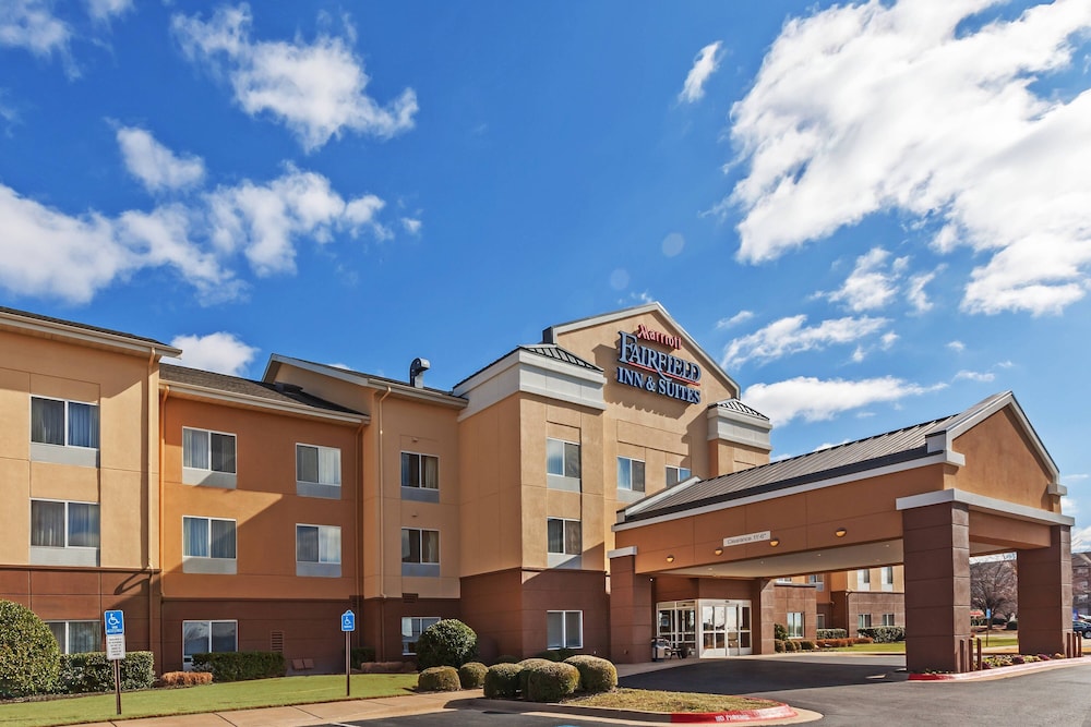 Fairfield Inn and Suites Rogers