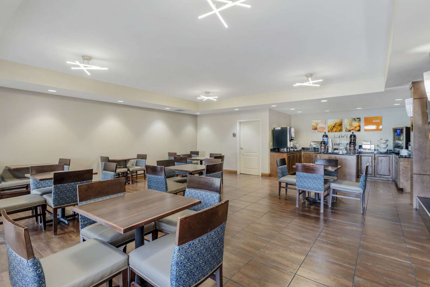 Comfort Suites Knoxville East 6/10