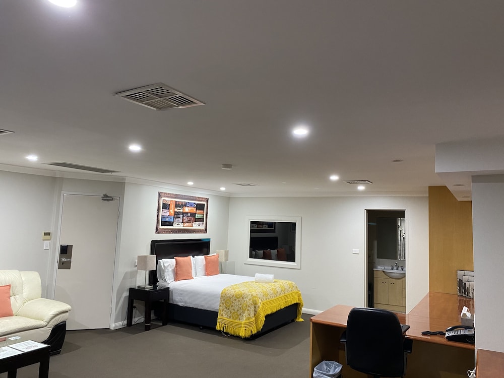 CHECKERS RESORT & CONFERENCE CENTRE 30/52