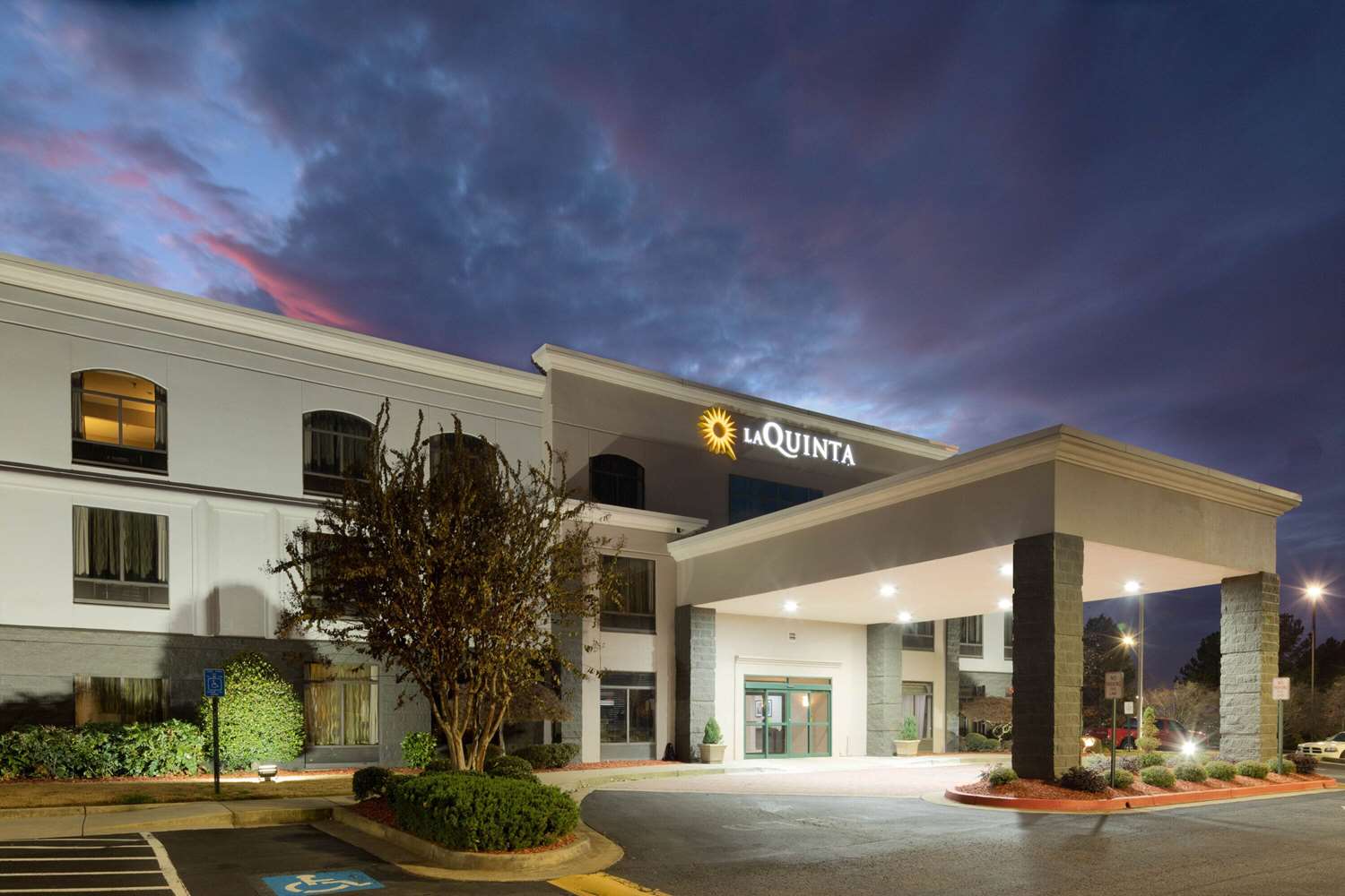 La Quinta Inn and Suites by Wyndham Kennesaw 3/46
