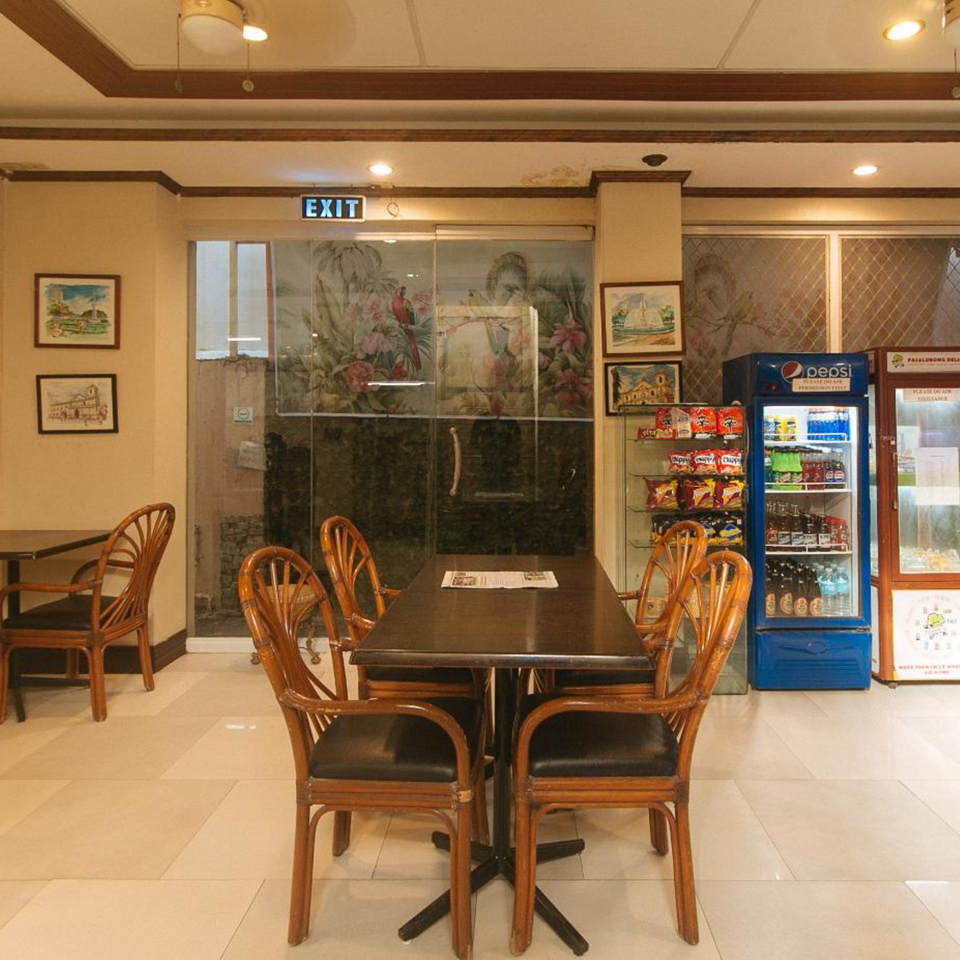 Reddoorz near Landers Superstore Cebu City 42/50