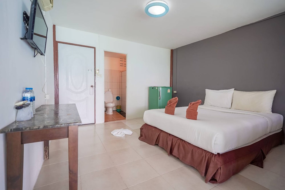 Phi Phi Cozy Seafront Resort 23/67