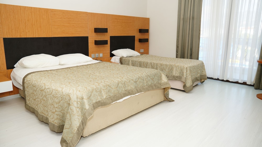 Sempati Hotel 12/44