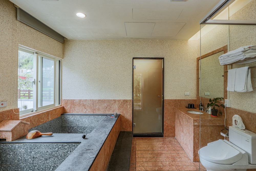 Sunrise Hot Spring Hotel 48/50