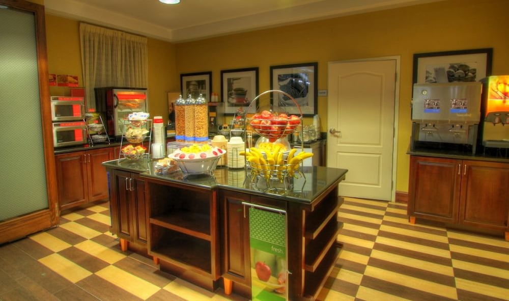 HOLIDAY INN EXPRESS WEST JEFFERSON 37/49