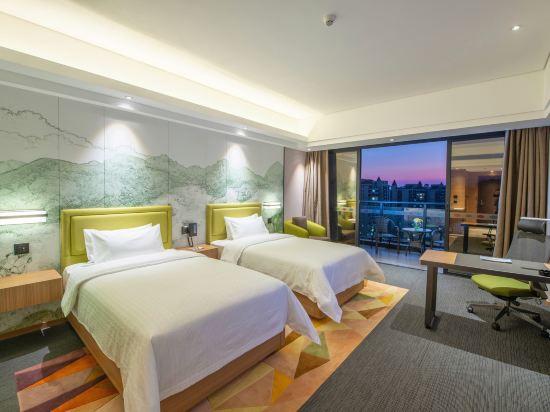 Deluxe, Twin Beds