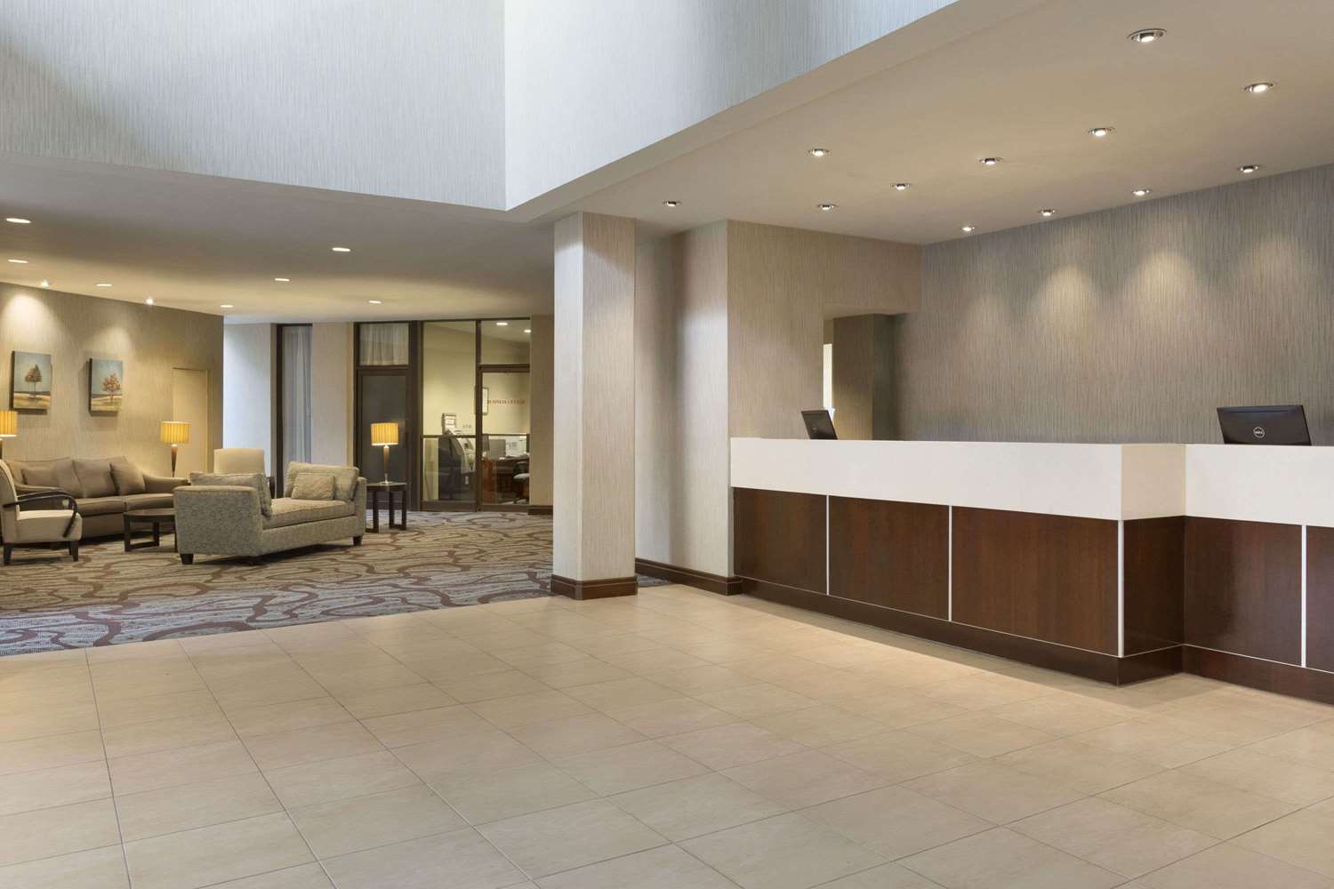 Ramada by Wyndham Belleville Harbourview Conference Centre 3/13