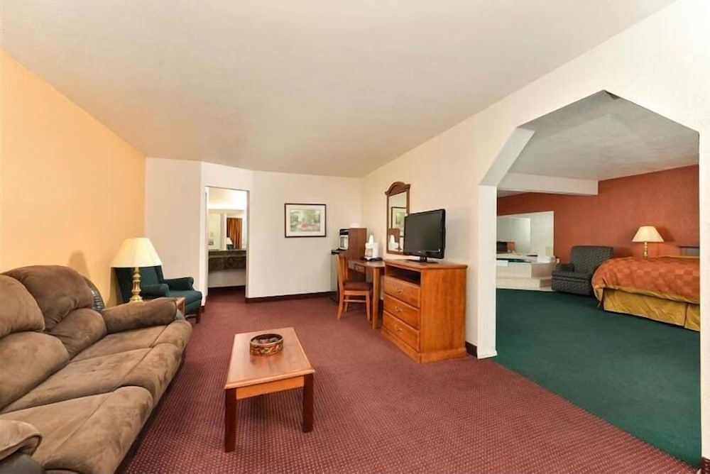 Travel Inn & Suite 22/37