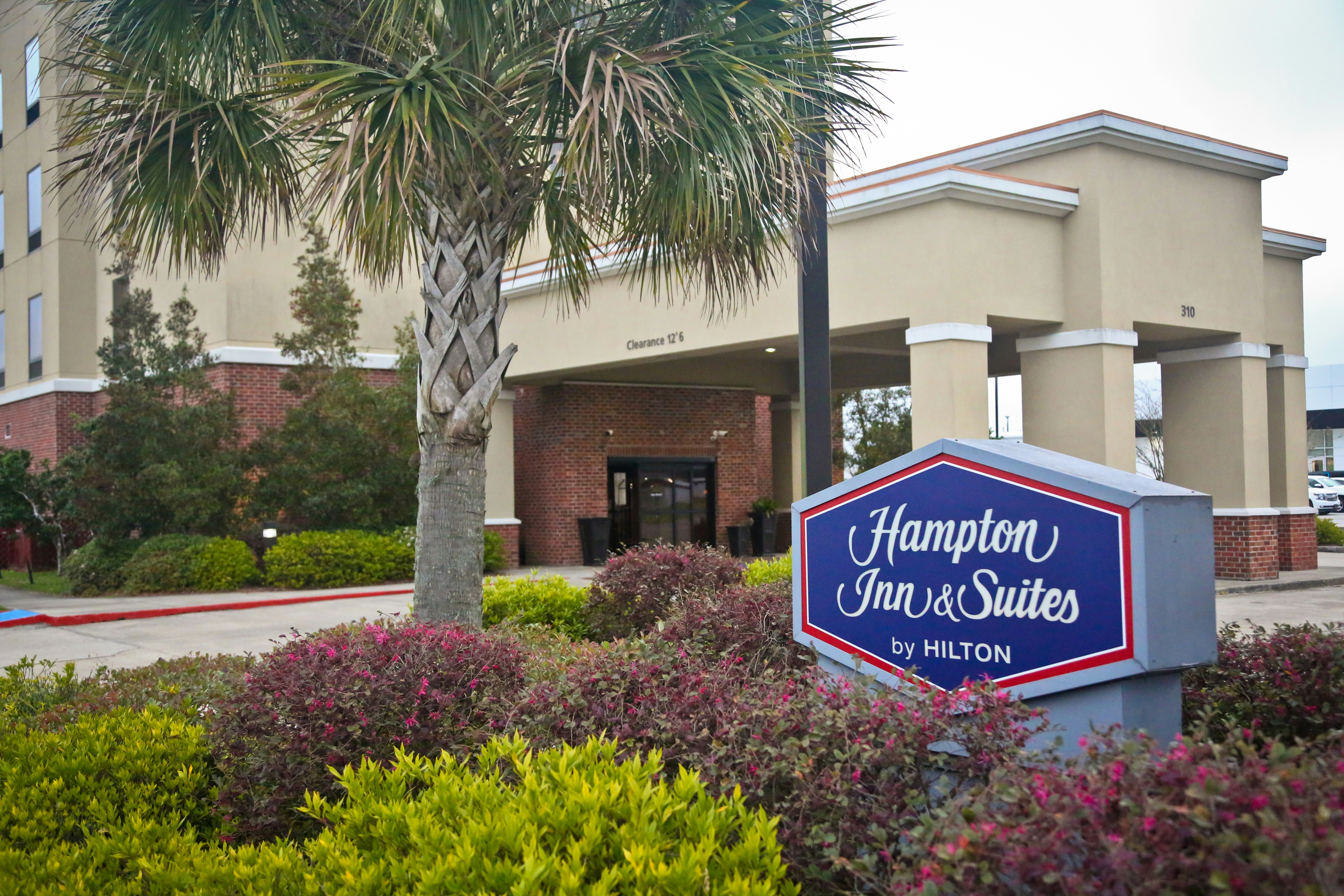 Hampton Inn And Suites Jennings 50/50