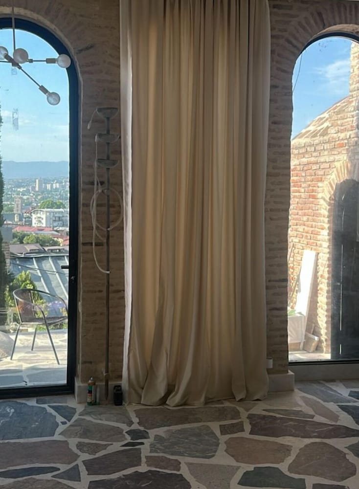 Castle In Old Town 25/50